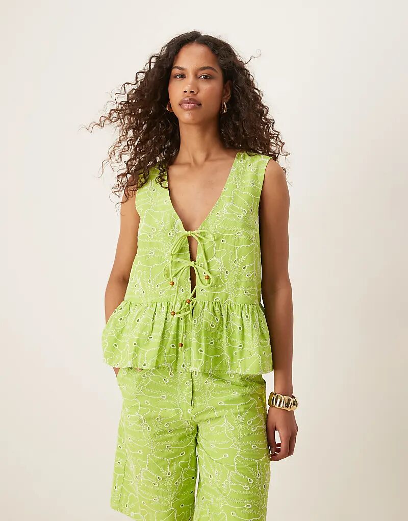 Топ ASOS DESIGN с завязкой спереди, отделкой бисером и цветочной вышивкой в цвете лайма
Топ ASOS DESIGN с завязкой спереди, отделкой бисером и цветочной вышивкой в цвете лайма