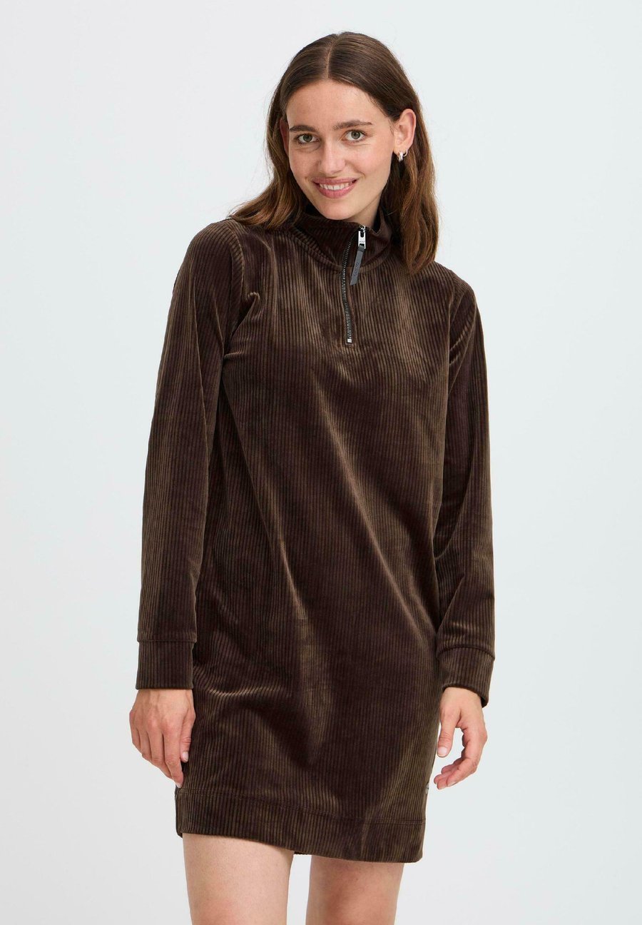 Платье Oxmo OXEBBA HALFZIP, Coffee Bean/Brown
Платье Oxmo OXEBBA HALFZIP, Coffee Bean/Brown