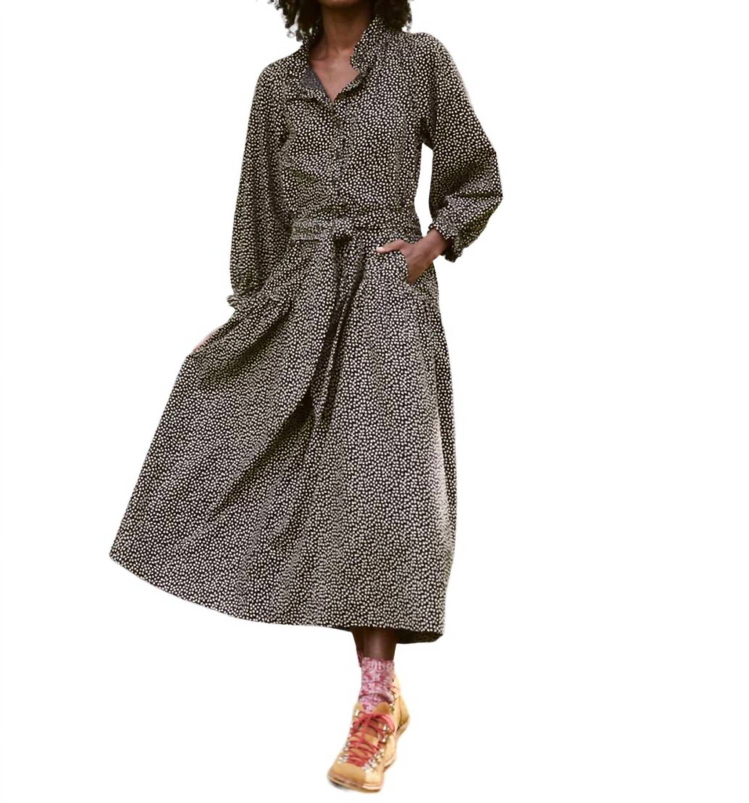 Венецианское платье с черным принтом в виде лавровых листьев THE GREAT
Венецианское платье с черным принтом в виде лавровых листьев THE GREAT