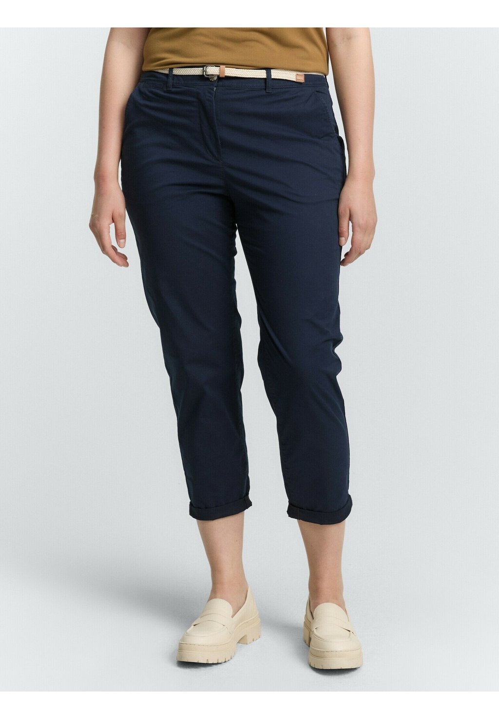 Чиносы PLUS SIZE - SLIM MIT GÜRTEL TOM TAILOR, темно-синий
Чиносы PLUS SIZE - SLIM MIT GÜRTEL TOM TAILOR, темно-синий