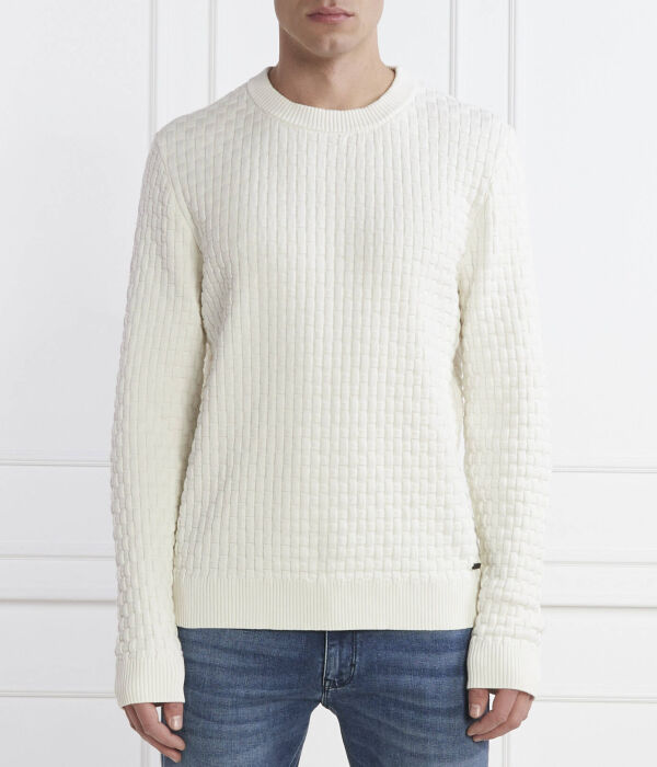 Свитер мужской Hugo вязаный с круглым вырезом, белый
Свитер мужской Hugo вязаный с круглым вырезом, белый