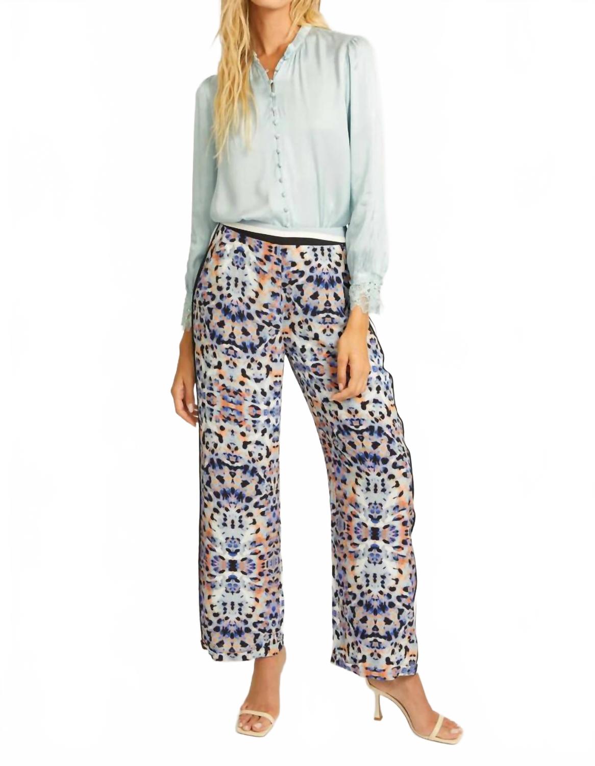 Макси брюки в цвете "Мираж" CABALLERO, Ink Mirage
Макси брюки в цвете "Мираж" CABALLERO, Ink Mirage