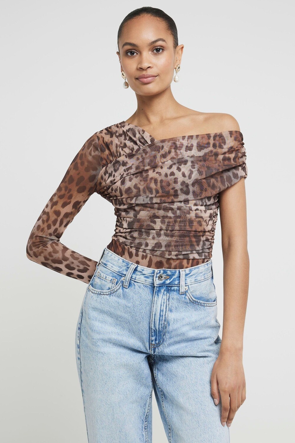 Асимметричный сетчатый боди с леопардовым принтом River Island, коричневый
Асимметричный сетчатый боди с леопардовым принтом River Island, коричневый