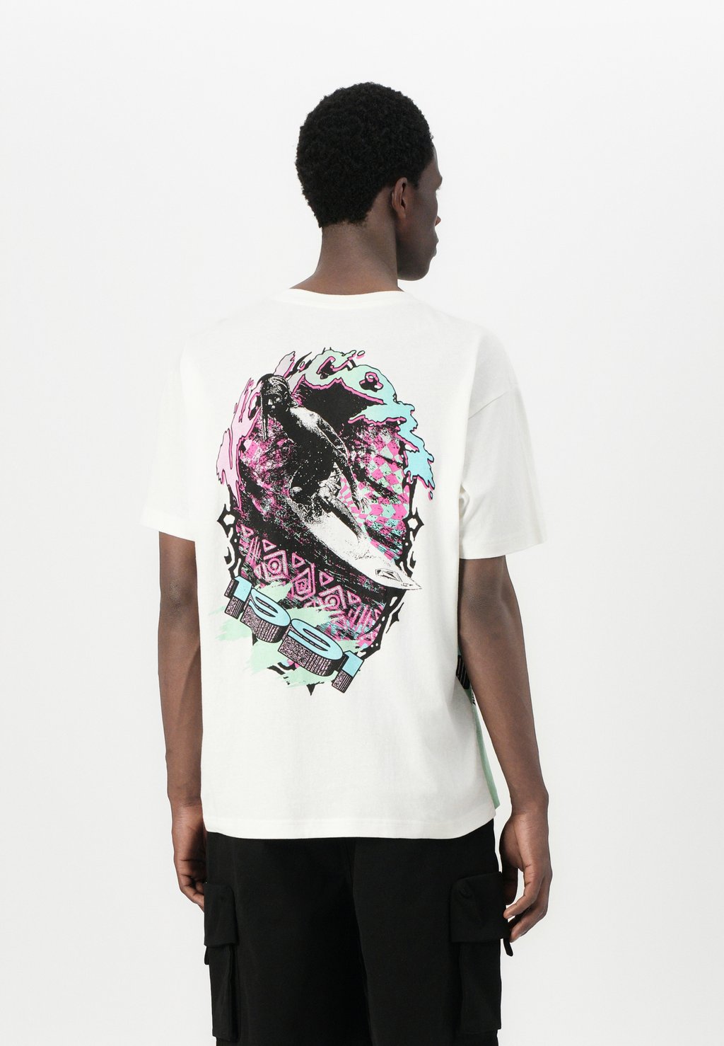 Футболка с принтом HEAVY TUBES Volcom, кремовый
Футболка с принтом HEAVY TUBES Volcom, кремовый