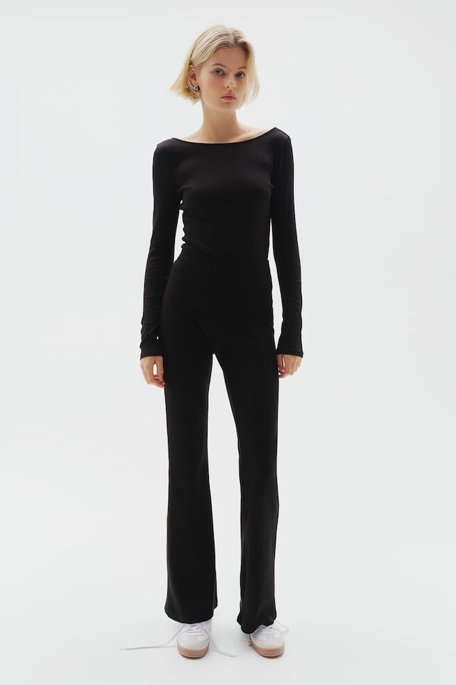 Боди в рубчик с овальным вырезом сзади H&M, черный
Боди в рубчик с овальным вырезом сзади H&M, черный