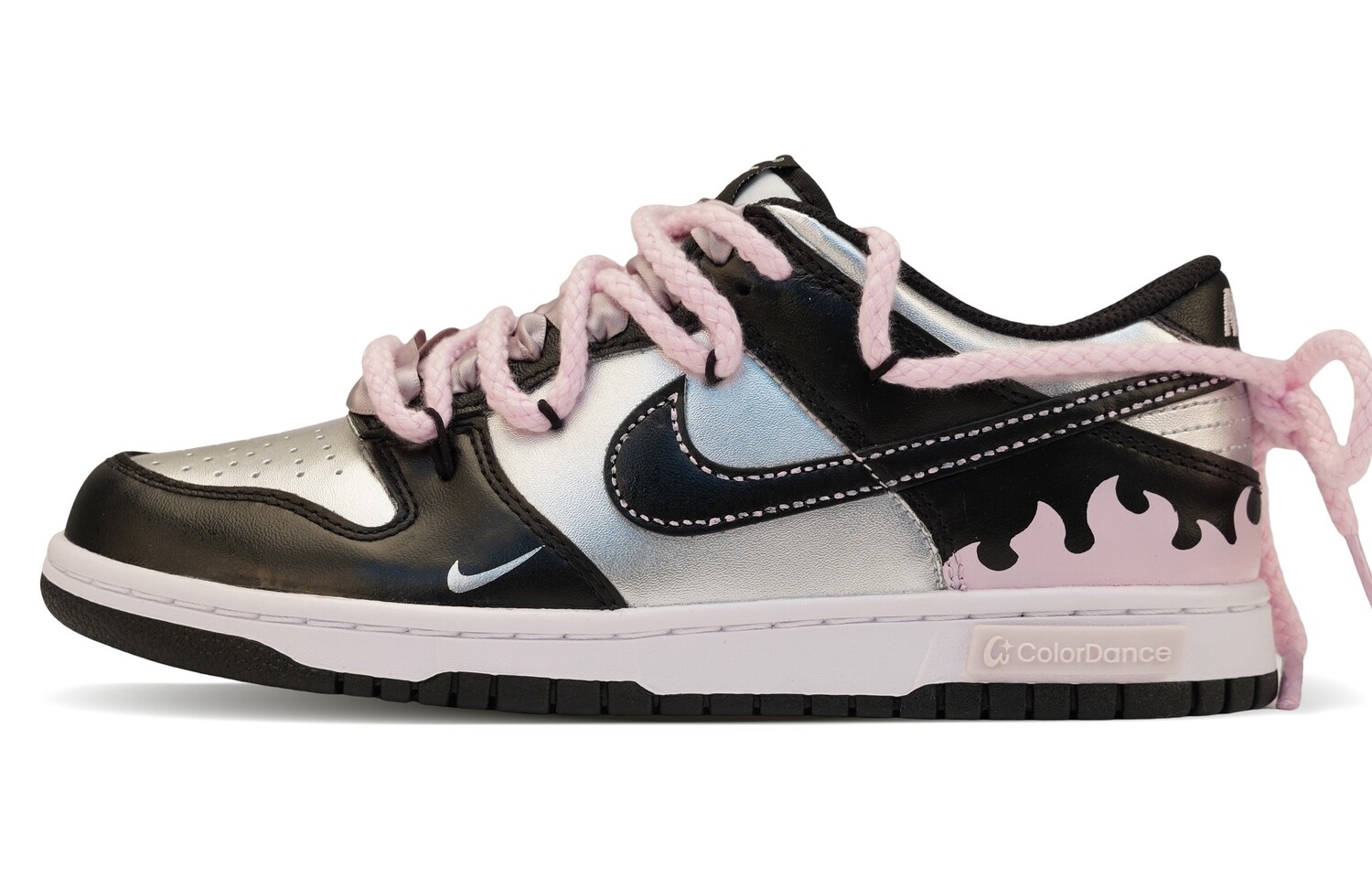 Кроссовки Nike Dunk Skateboarding Shoes Women's Low-top Black/silver/pink, черный
Кроссовки Nike Dunk Skateboarding Shoes Women's Low-top Black/silver/pink, черный