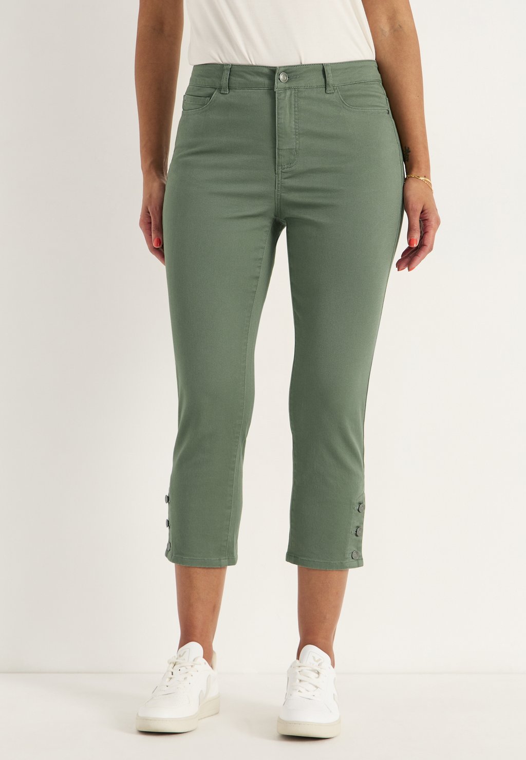 Джинсы облегающего кроя CROP WITH FIVE-POCKET DESIGN Cellbes of Sweden, хаки
Джинсы облегающего кроя CROP WITH FIVE-POCKET DESIGN Cellbes of Sweden, хаки