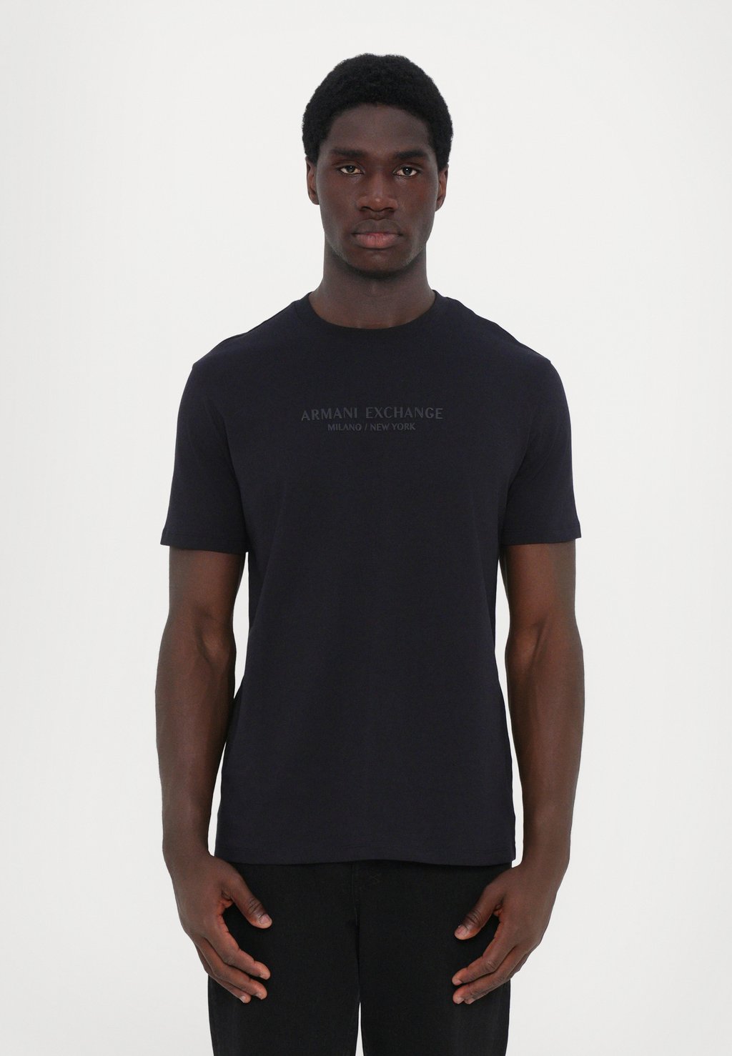 Футболка с принтом Armani Exchange, темно-синий
Футболка с принтом Armani Exchange, темно-синий