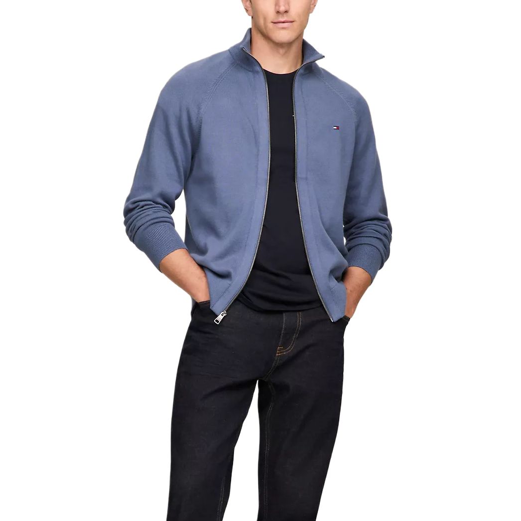 Tommy Hilfiger Трикотажный свитер мужской синий
Tommy Hilfiger Трикотажный свитер мужской синий