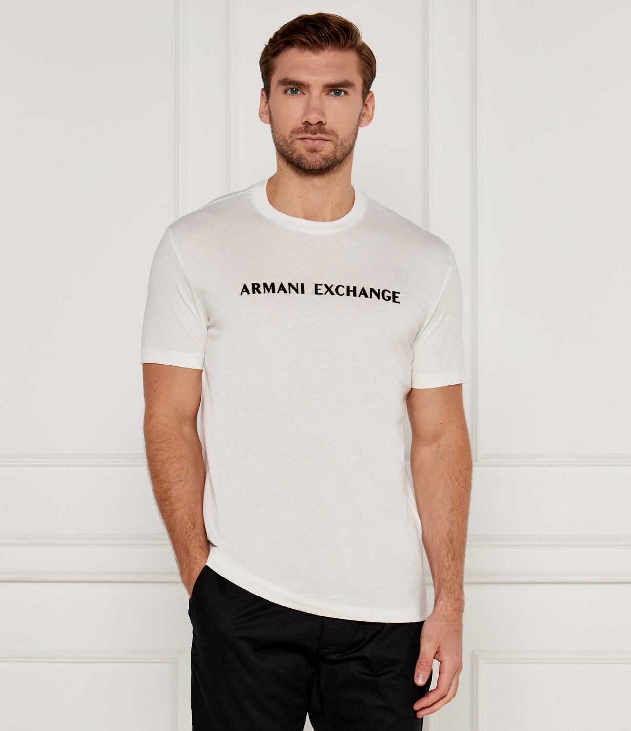 Футболка Armani Exchange Regular Fit, белый
Футболка Armani Exchange Regular Fit, белый