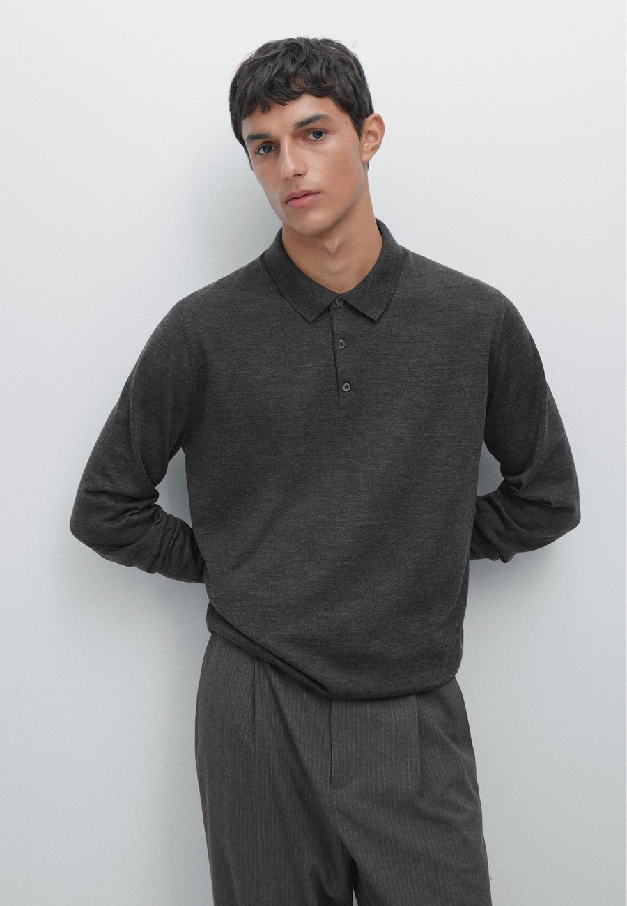 Поло Massimo Dutti MERINO POLO COLLAR LONG SLEEVE, Dark Grey
Поло Massimo Dutti MERINO POLO COLLAR LONG SLEEVE, Dark Grey