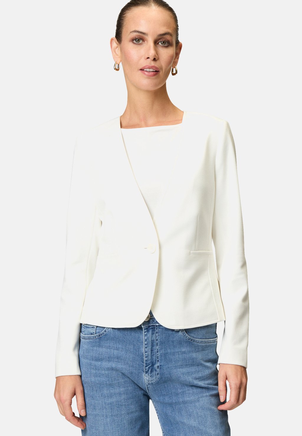 Блейзер MIT KNOPFVERSCHLUSS zero, кремовый
Блейзер MIT KNOPFVERSCHLUSS zero, кремовый