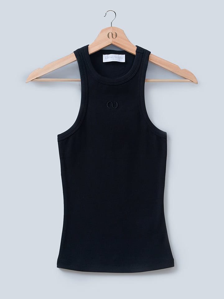 LeGer Топ "Дена" черного цвета
LeGer Топ "Дена" черного цвета