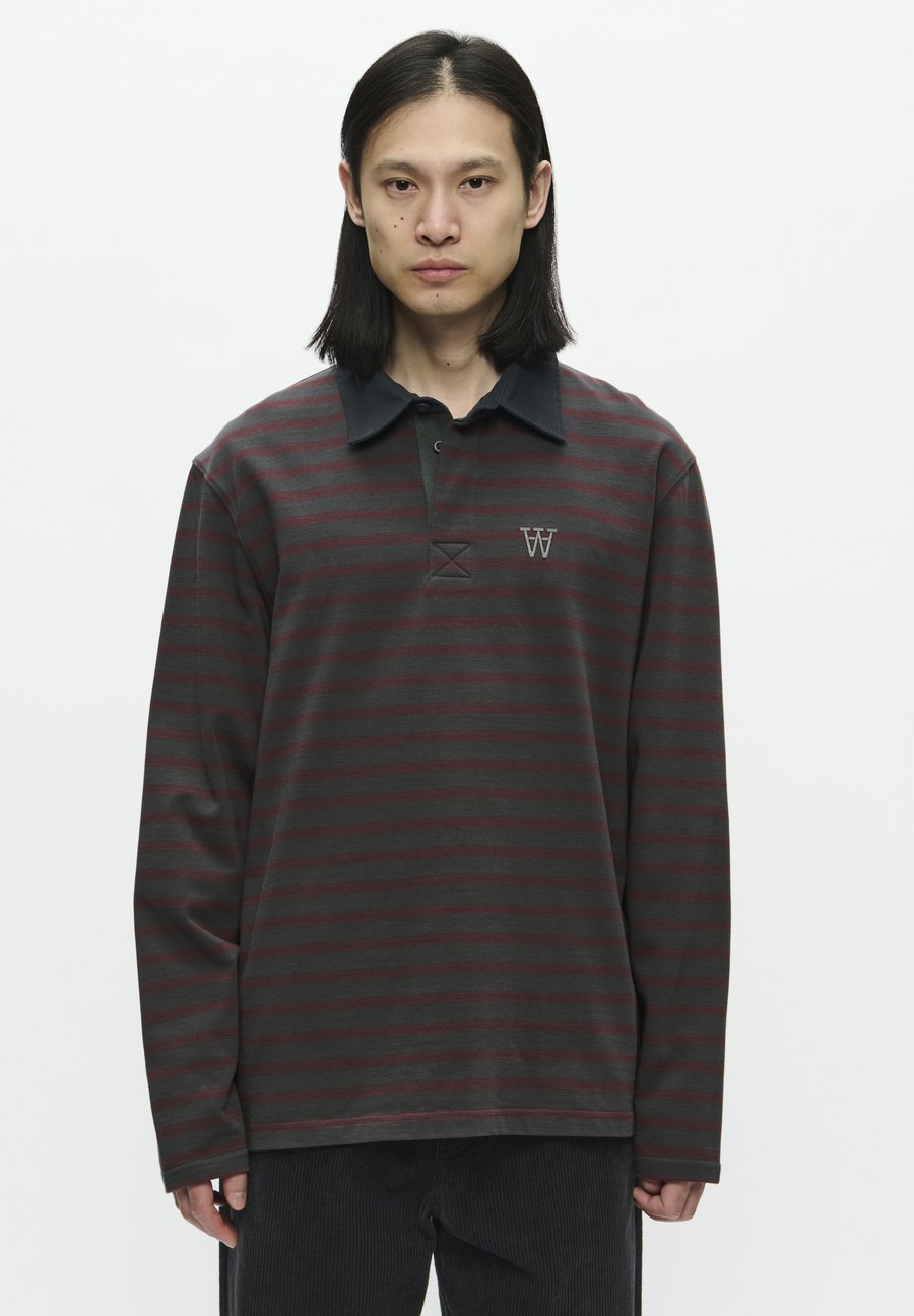 Топ DOUBLE A BY W.W. LANDON, Black/Sand Stripe/Black
Топ DOUBLE A BY W.W. LANDON, Black/Sand Stripe/Black