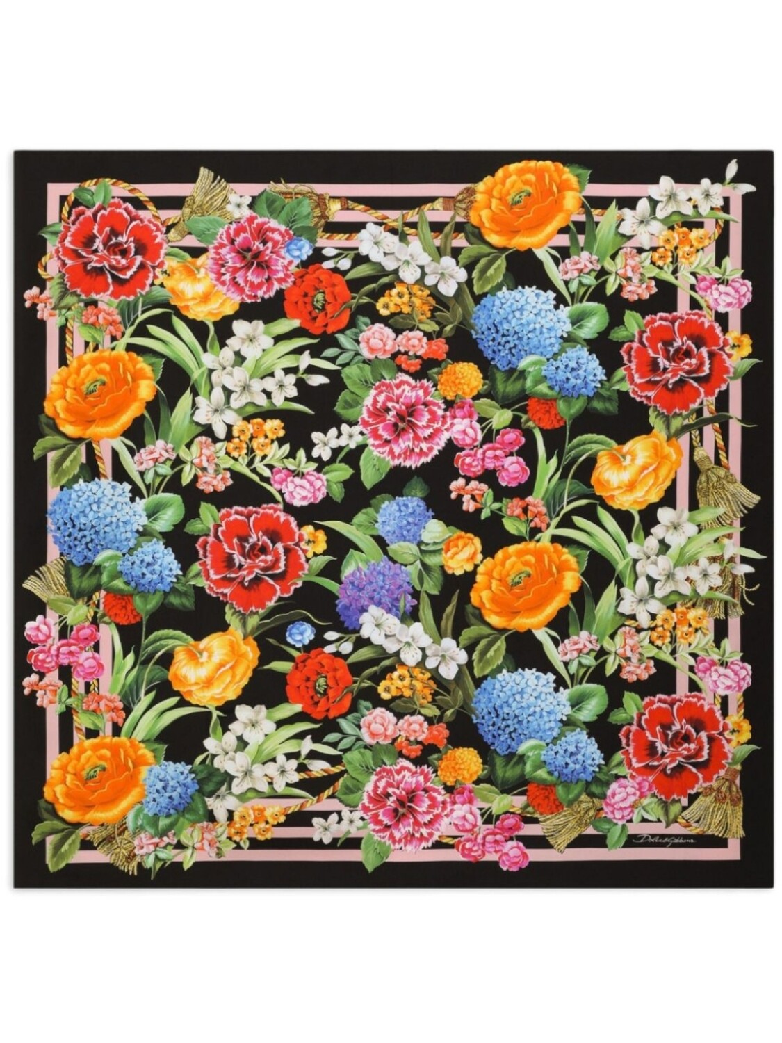 Платок с цветочным принтом Dolce & Gabbana, черный
Платок с цветочным принтом Dolce & Gabbana, черный