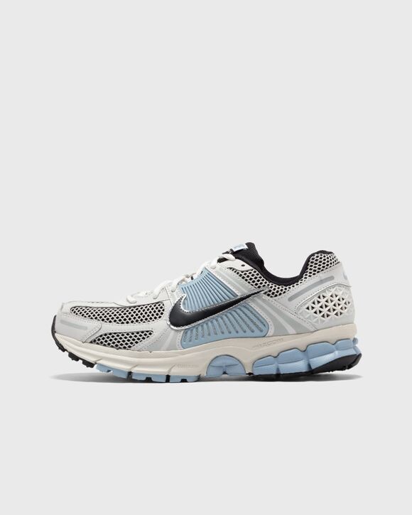 Кроссовки Nike Wmns Zoom Vomero 5, цвет platinum tint/black-lt armory blue
Кроссовки Nike Wmns Zoom Vomero 5, цвет platinum tint/black-lt armory blue