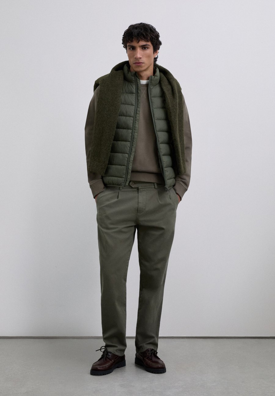 Куртка Scalpers NEW TAAD, Dark Khaki/Khaki
Куртка Scalpers NEW TAAD, Dark Khaki/Khaki