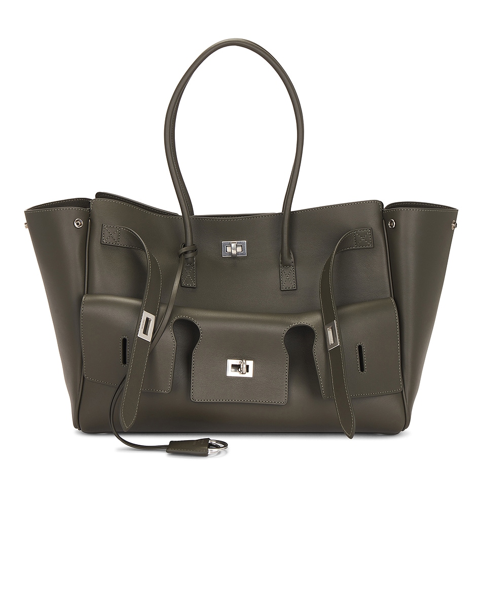 Bel Air Средняя сумка для всего Balenciaga, Khaki
Bel Air Средняя сумка для всего Balenciaga, Khaki