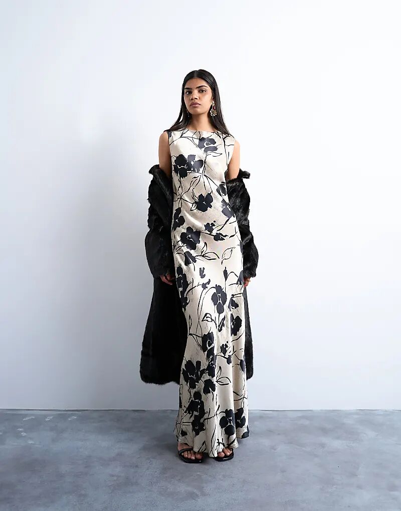 Атласное платье миди Topshop с открытой спиной, с черно-белым цветочным принтом
Атласное платье миди Topshop с открытой спиной, с черно-белым цветочным принтом