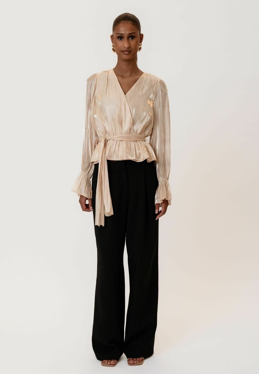 Блуза BY IC FREYAIC, Gold/Gold-Coloured
Блуза BY IC FREYAIC, Gold/Gold-Coloured