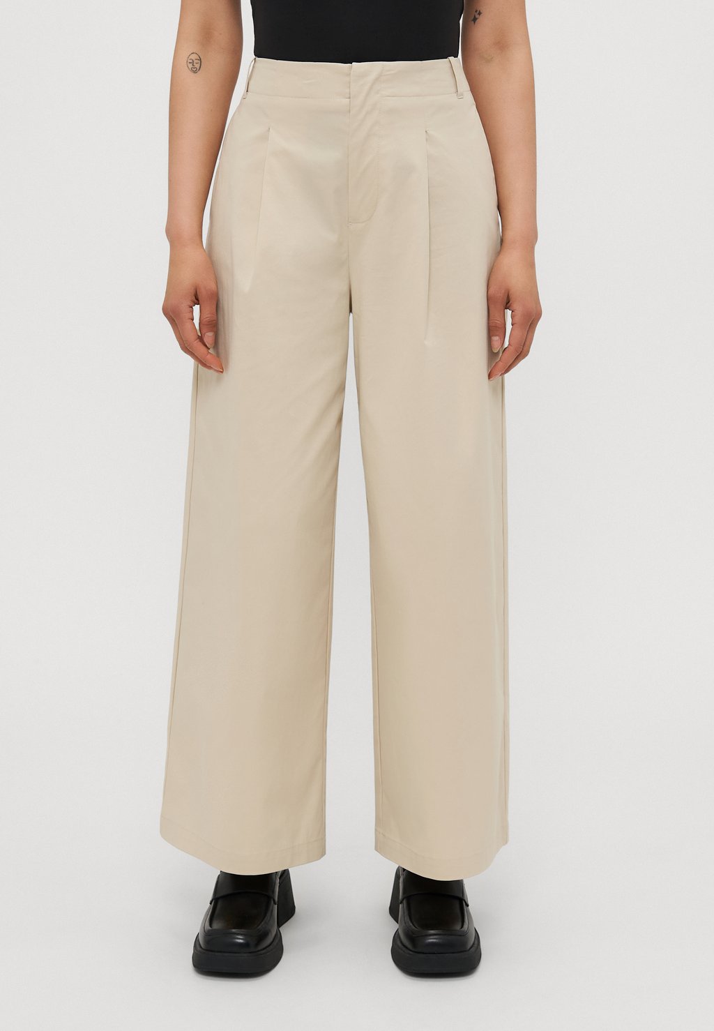 Брюки ONLTANNY PLEAT WIDE ONLY Petite, бежевый
Брюки ONLTANNY PLEAT WIDE ONLY Petite, бежевый