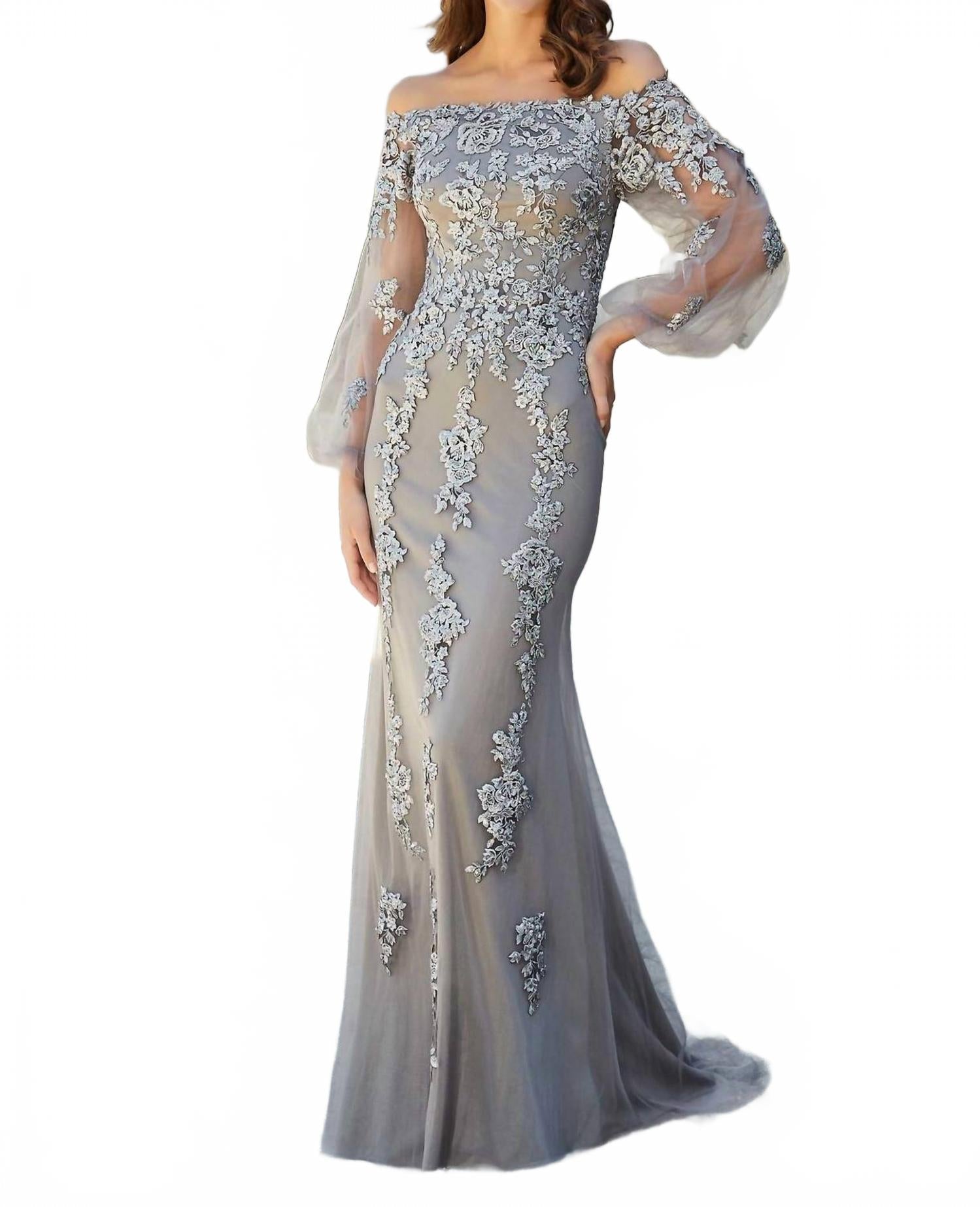 Полупрозрачное платье с открытыми плечами в цвете уголь MGNY, Charcoal
Полупрозрачное платье с открытыми плечами в цвете уголь MGNY, Charcoal