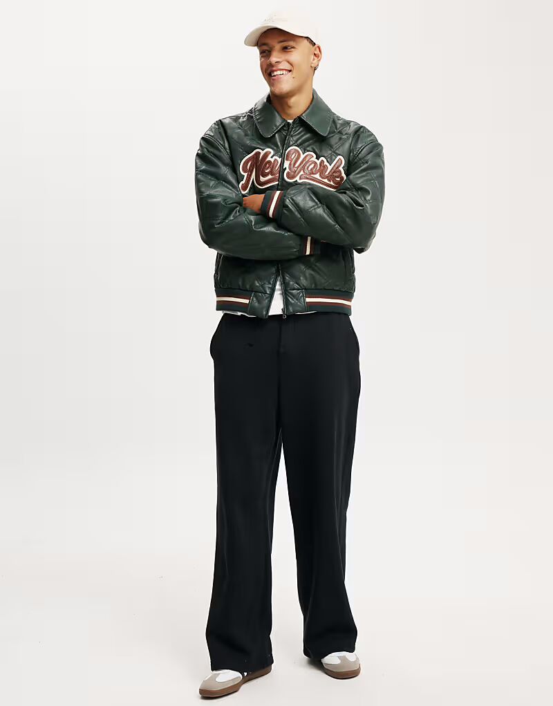 Cotton:On Очень мешковатые спортивные штаны черного цвета
Cotton:On Очень мешковатые спортивные штаны черного цвета