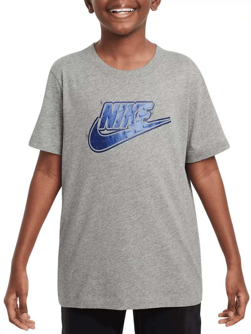 Детская футболка с цветным логотипом и графическим рисунком Nike, цвет Dk Grey Heather
Детская футболка с цветным логотипом и графическим рисунком Nike, цвет Dk Grey Heather