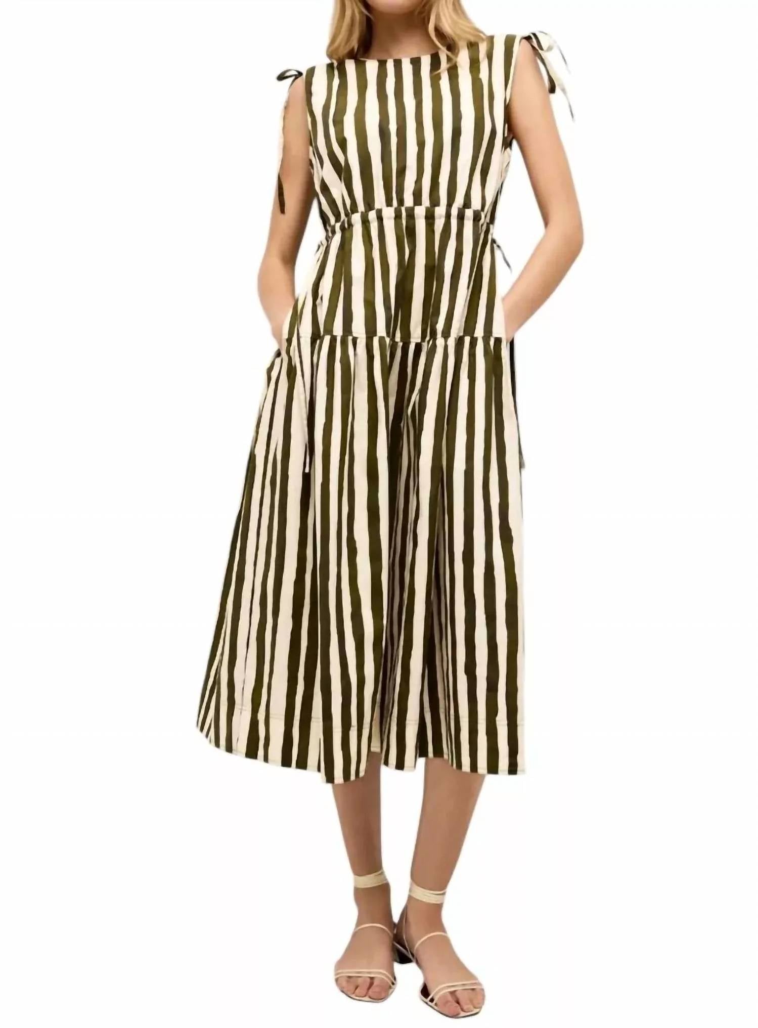 Платье Elenora в Исле Marie Oliver, цвет isla
Платье Elenora в Исле Marie Oliver, цвет isla