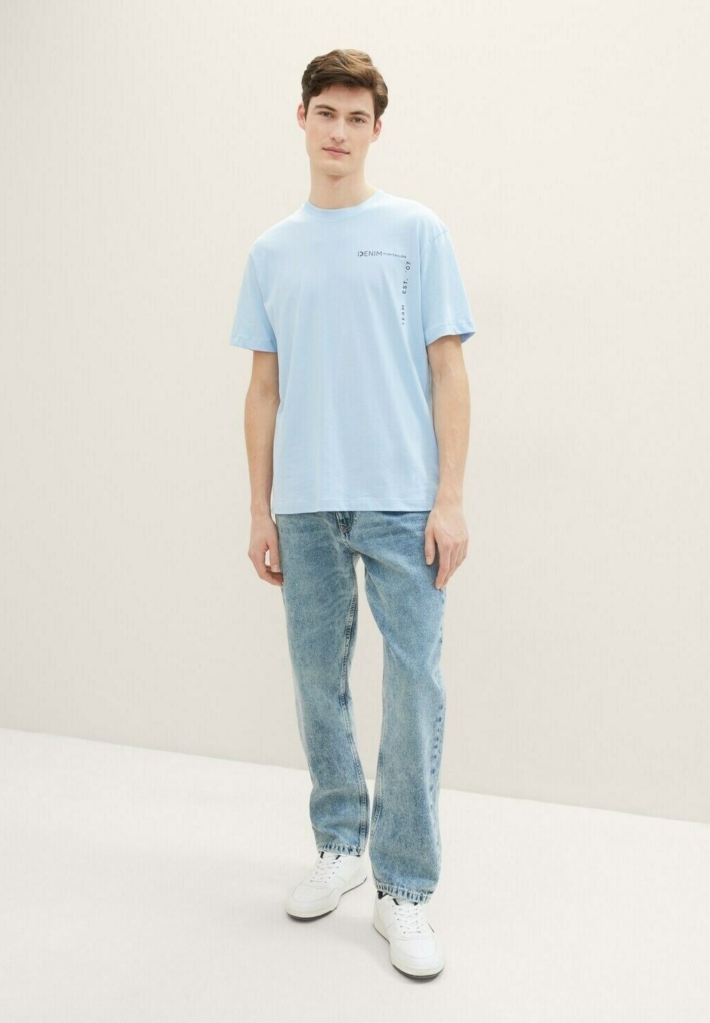 Джинсы зауженного кроя LOOSESTRAIGHT TOM TAILOR DENIM, синий
Джинсы зауженного кроя LOOSESTRAIGHT TOM TAILOR DENIM, синий