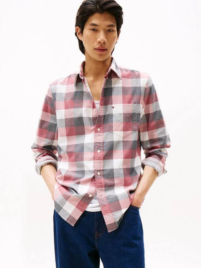 Хлопковая рубашка с длинным рукавом и воротником Tommy Hilfiger
Хлопковая рубашка с длинным рукавом и воротником Tommy Hilfiger