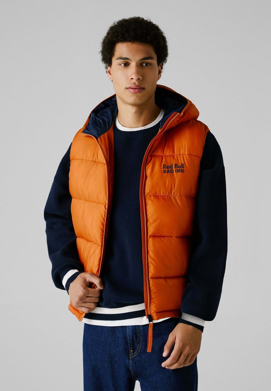 Куртка Red Bull Racing x Pepe Jeans MICRO RIPSTOP, York Orange/Orange
Куртка Red Bull Racing x Pepe Jeans MICRO RIPSTOP, York Orange/Orange