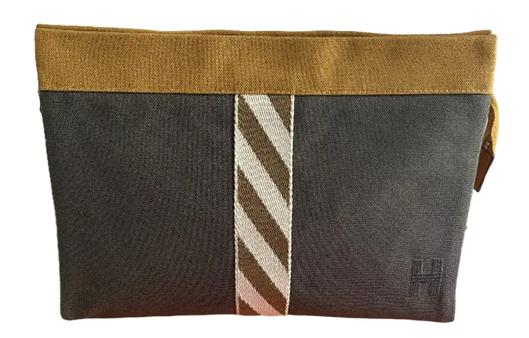 Косметичка из ткани клатч женская серый/желто-коричневый HERMES
Косметичка из ткани клатч женская серый/желто-коричневый HERMES