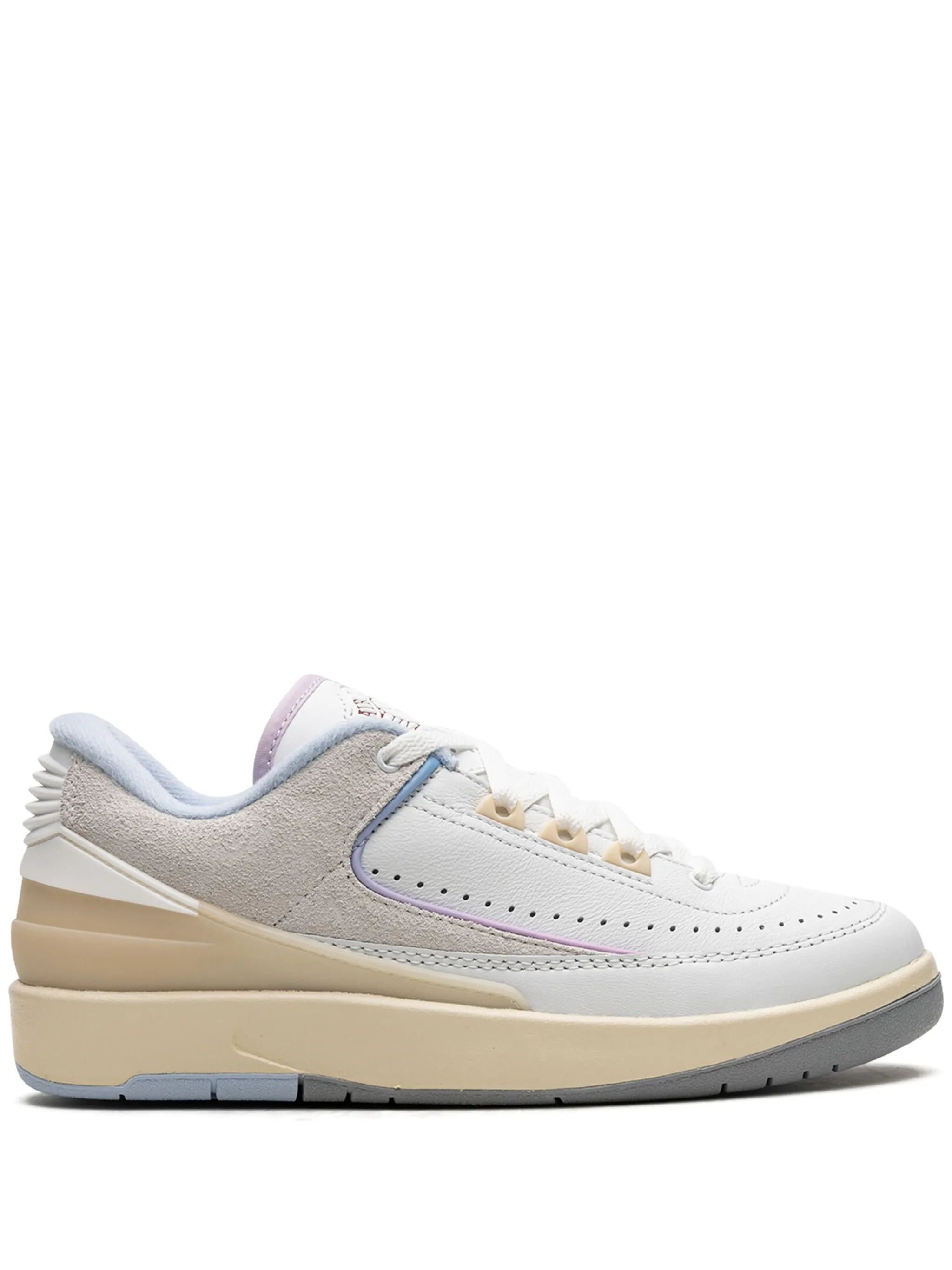 Кроссовки Air Jordan 2 Low Look Up In The Air, белый
Кроссовки Air Jordan 2 Low Look Up In The Air, белый