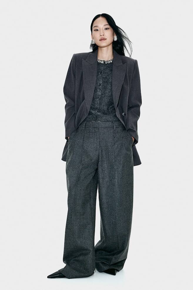 Кардиган со стразами H&M, серый
Кардиган со стразами H&M, серый