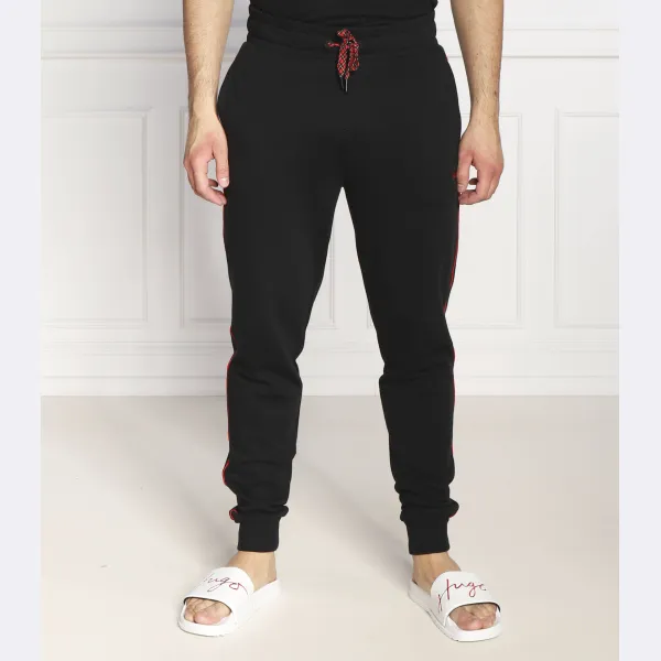 Спортивные брюки прямого кроя в клетку Hugo, черный
Спортивные брюки прямого кроя в клетку Hugo, черный