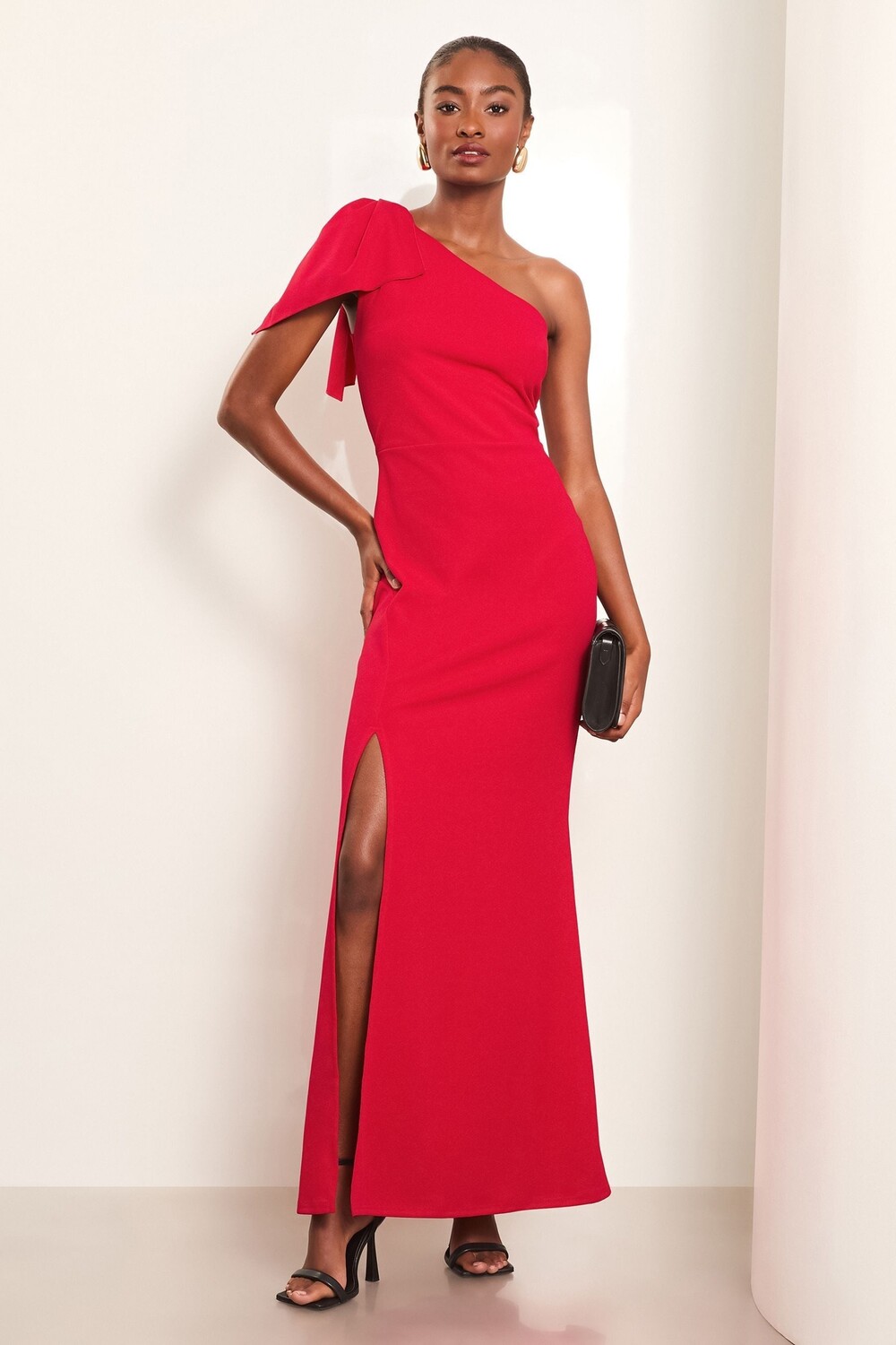 Платье макси на одно плечо с бантом Lipsy, красный
Платье макси на одно плечо с бантом Lipsy, красный