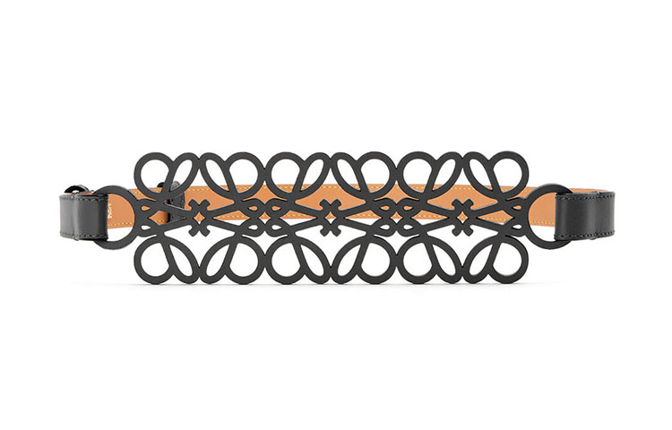 Кожаный ремень унисекс черный LOEWE
Кожаный ремень унисекс черный LOEWE