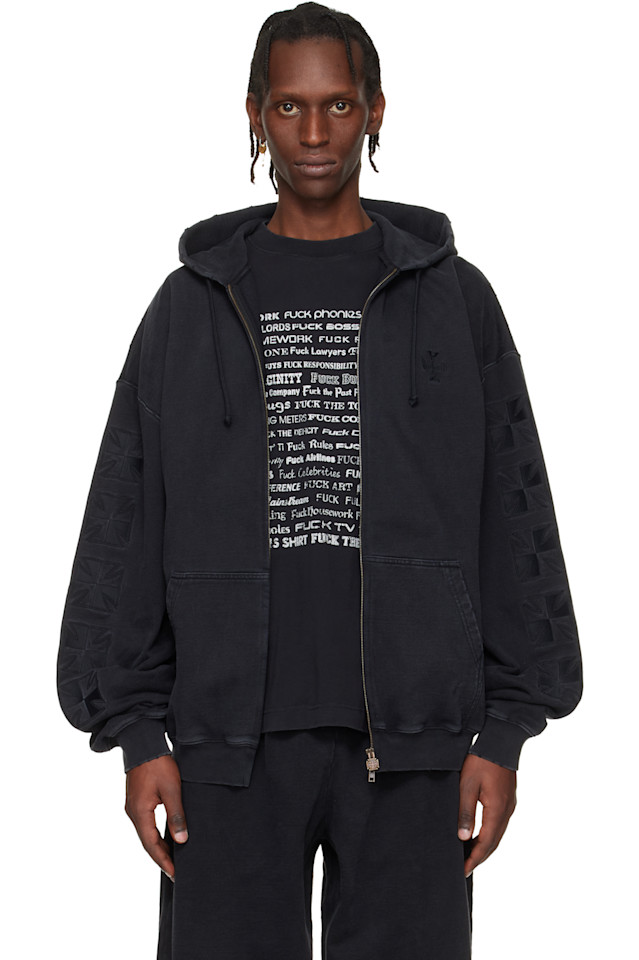 Худи на молнии с вышитыми байкерскими рукавами и перекрестными лямками Vetements, черный
Худи на молнии с вышитыми байкерскими рукавами и перекрестными лямками Vetements, черный