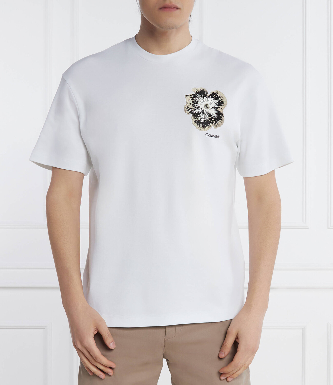 Футболка Calvin Klein Comfort fit, белый 
Футболка Calvin Klein Comfort fit, белый