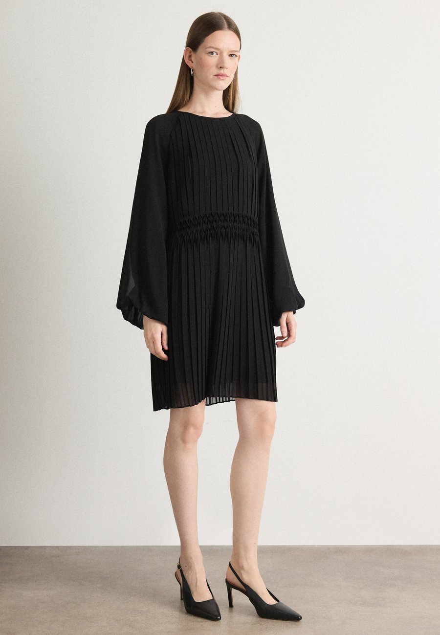 Платье BOSS DALIETTE, Black
Платье BOSS DALIETTE, Black