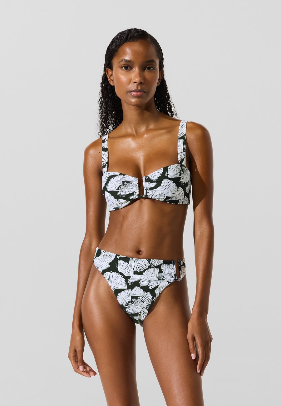 Топ бикини KARL LAGERFELD FAN PRINT, Fan-Black/Black, Черный, Топ бикини KARL LAGERFELD FAN PRINT, Fan-Black/Black
Топ бикини KARL LAGERFELD FAN PRINT, Fan-Black/Black, Черный, Топ бикини KARL LAGERFELD FAN PRINT, Fan-Black/Black
