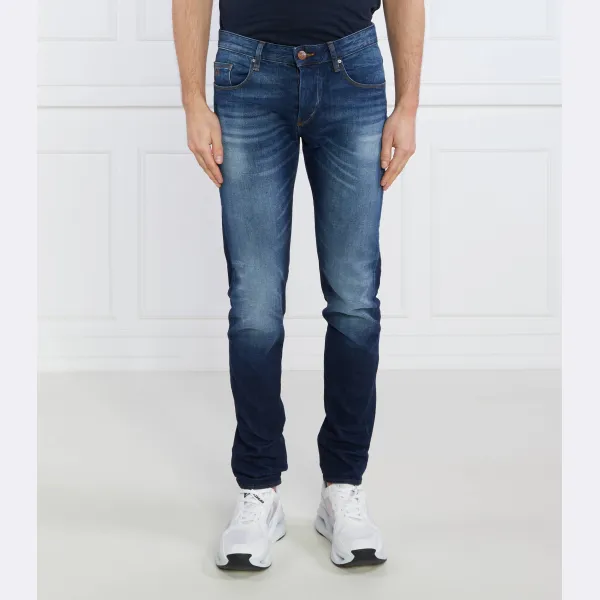 Джинсы узкого кроя j10 Armani Exchange, синий
Джинсы узкого кроя j10 Armani Exchange, синий