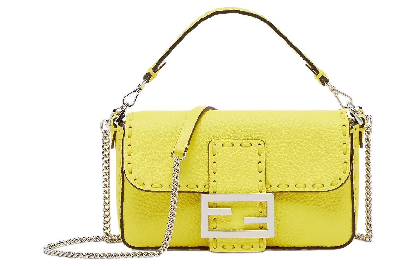 Сумка через плечо мини женская желтая FENDI из телячьей кожи
Сумка через плечо мини женская желтая FENDI из телячьей кожи