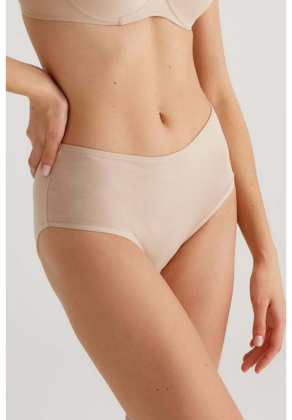 Трусы 3-PACK HIGH WAIST Viuma Milano, бежевый
Трусы 3-PACK HIGH WAIST Viuma Milano, бежевый