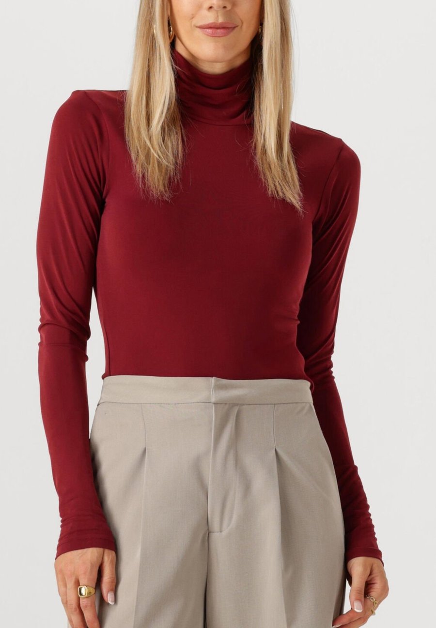 Топ Notre-V Long sleeved top, Burgundy/Bordeaux
Топ Notre-V Long sleeved top, Burgundy/Bordeaux