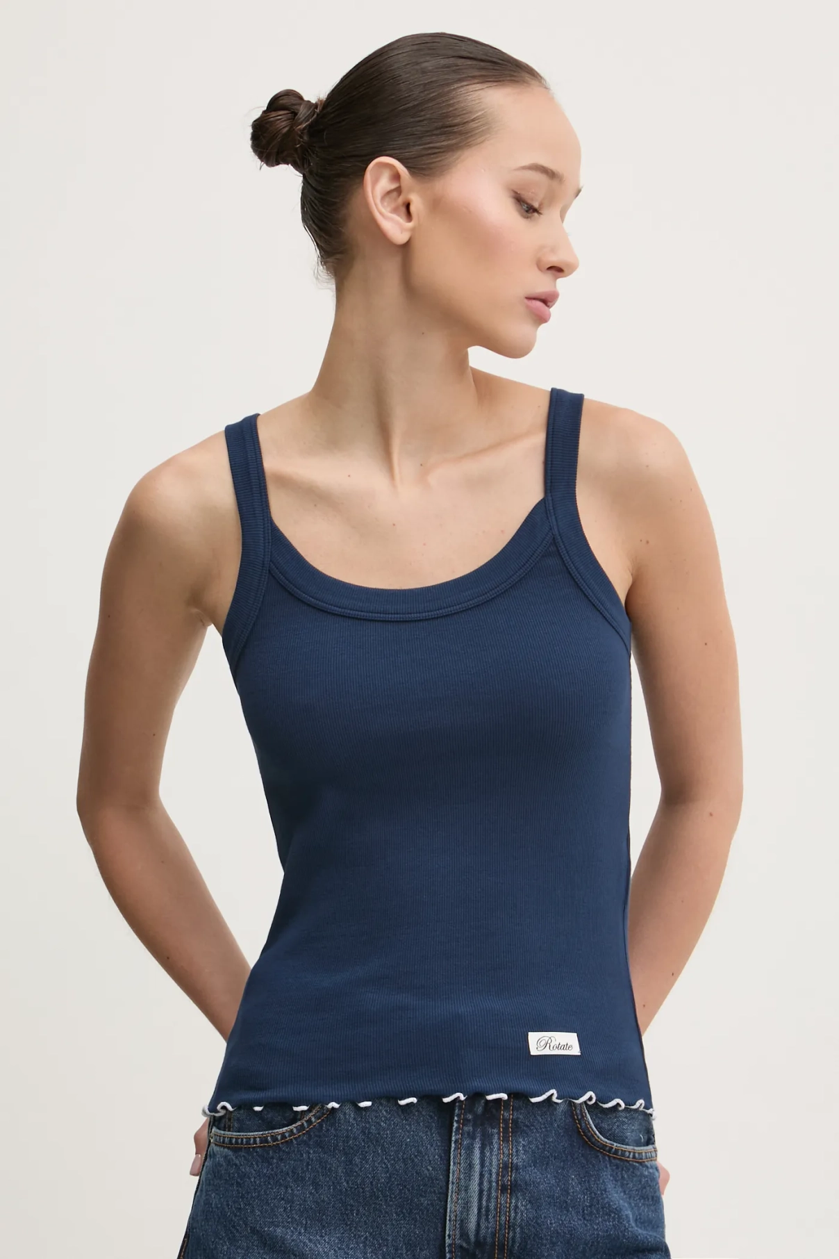 Топ Rotate, темно-синий
Топ Rotate, темно-синий