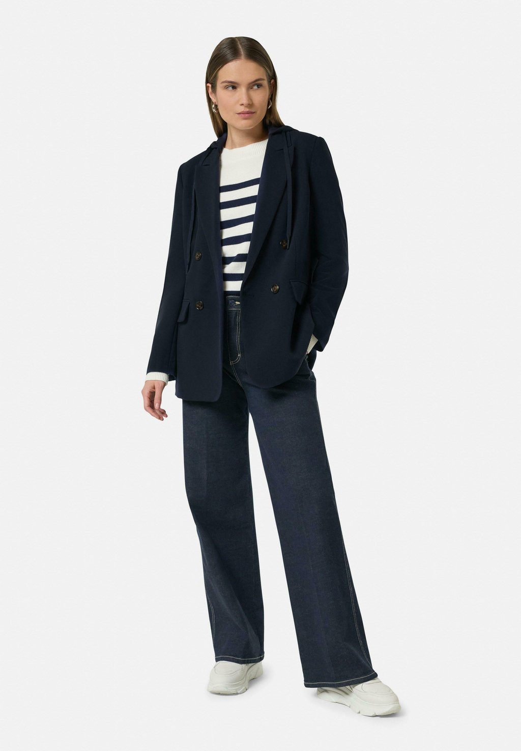 Короткое пальто MODISCHER MIT ABNEHMBARER KAPUZE comma casual identity, темно-синий
Короткое пальто MODISCHER MIT ABNEHMBARER KAPUZE comma casual identity, темно-синий