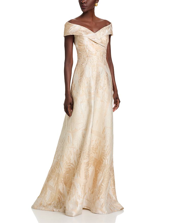 Металлизированное жаккардовое платье с открытыми плечами Teri Jon by Rickie Freeman, золотой
Металлизированное жаккардовое платье с открытыми плечами Teri Jon by Rickie Freeman, золотой