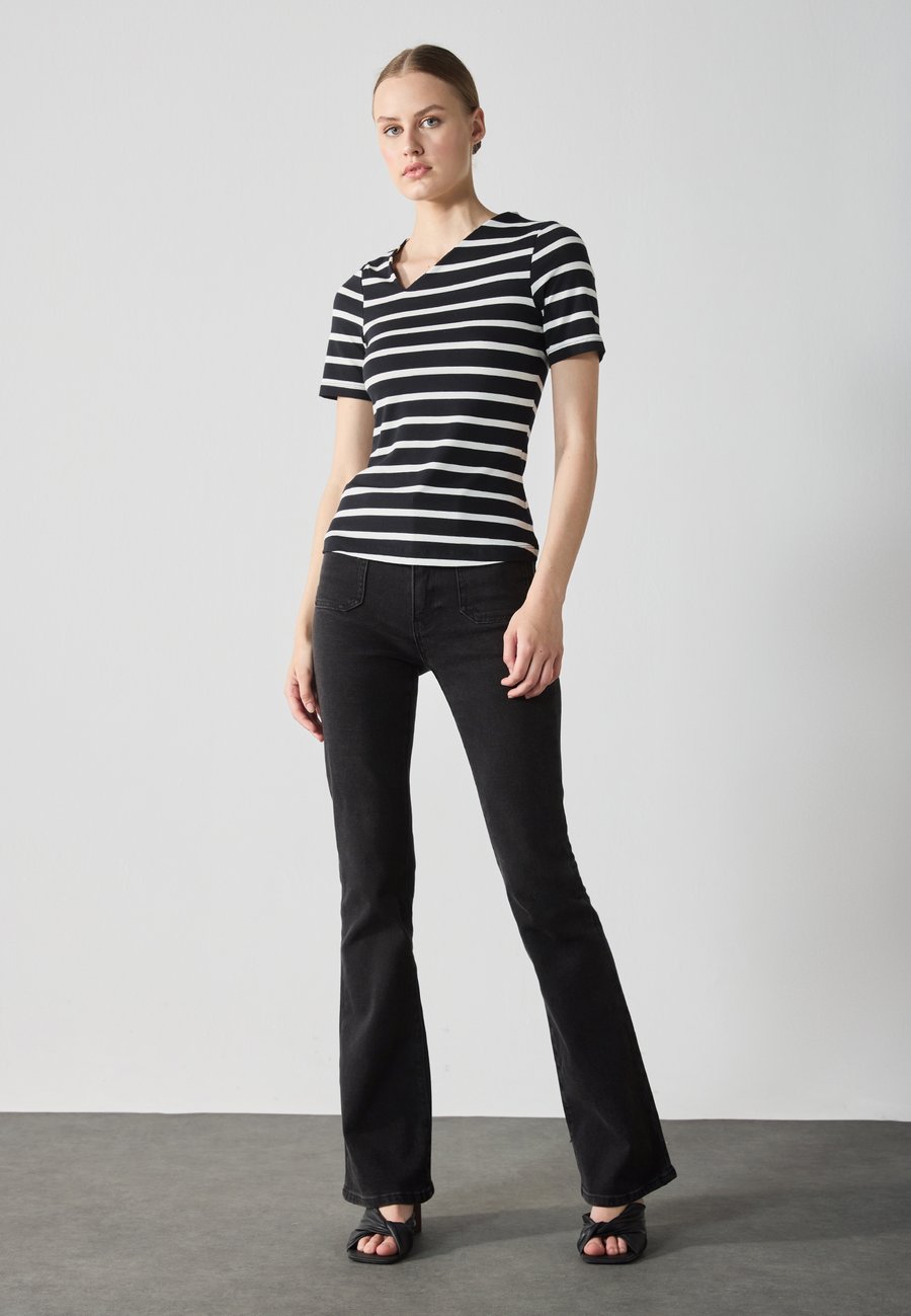 Футболка Anna Field 2 PACK, Egret/Black/Black, Белый, Футболка Anna Field 2 PACK, Egret/Black/Black
Футболка Anna Field 2 PACK, Egret/Black/Black, Белый, Футболка Anna Field 2 PACK, Egret/Black/Black